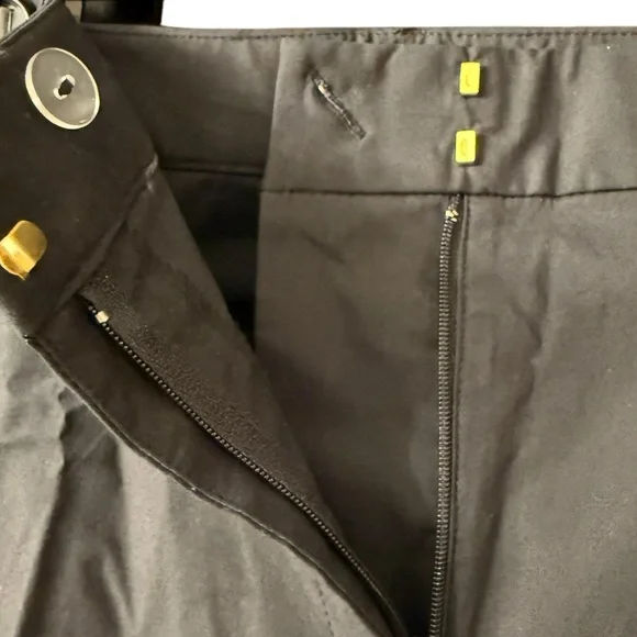 MICHAEL KORS Black Lightweight Straight Leg Capris - Size 8 - NWT!! - Picture 3 of 5